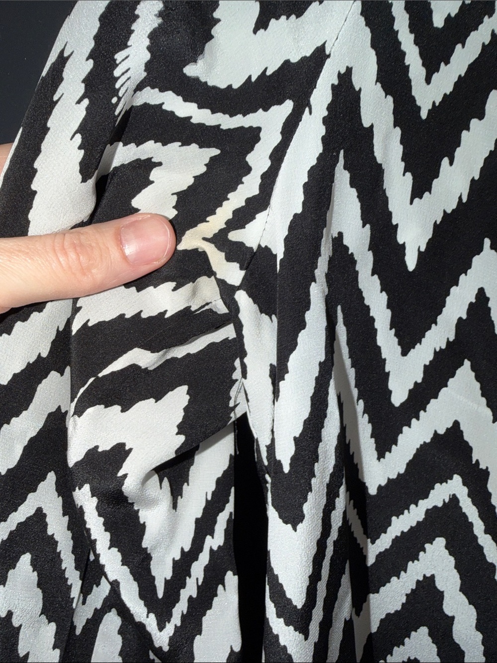 Lilly Pulitzer Black & White Chevron Blouse - Picture 5 of 10